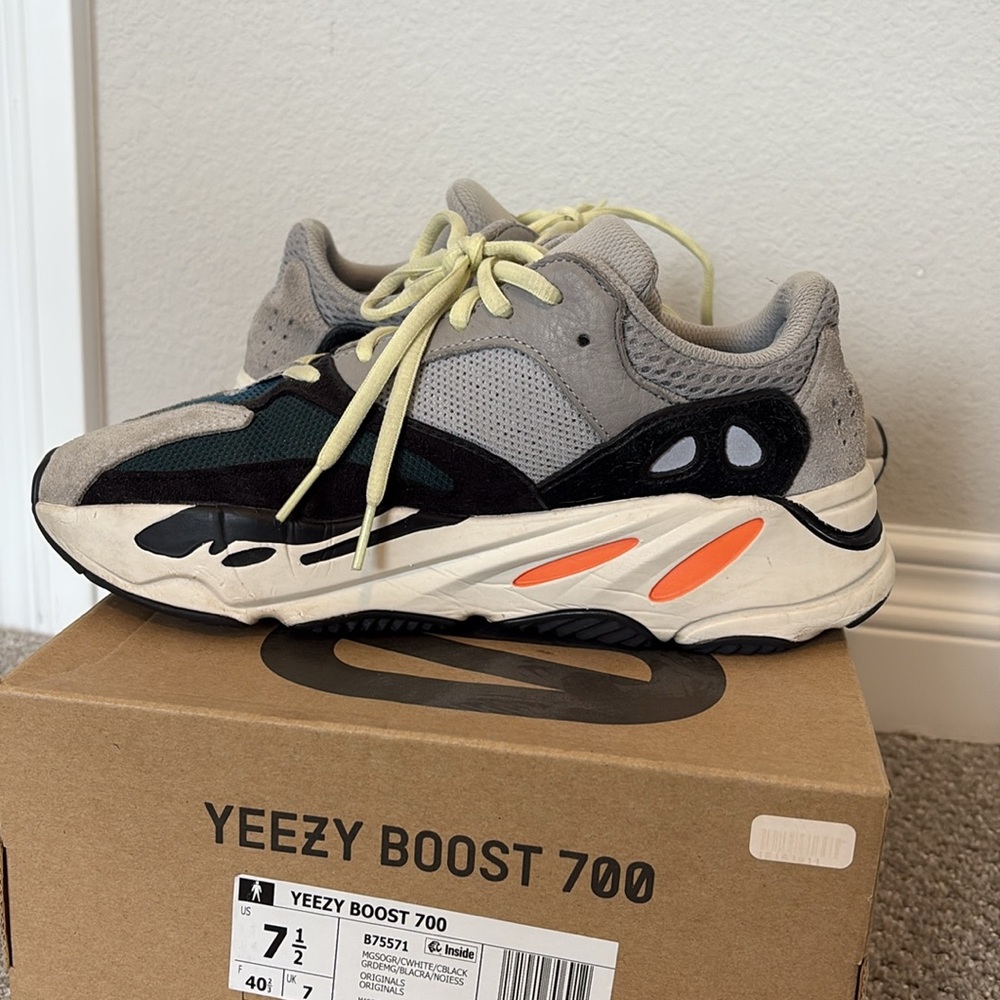 ADIDAS YEEZY BOOST 700 KANYE WEST WAVE RUNNER OG GREY WHITE BLACK 350 B75571 7.5 - Picture 10 of 11